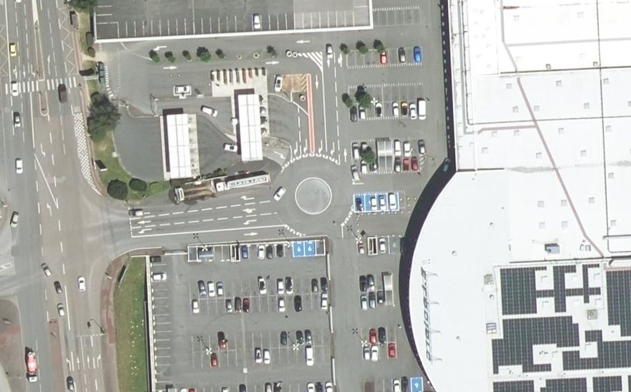 Vue aérienne du Rond-point anonyme n°97019514