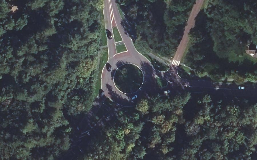 Vue aérienne du Rond-point anonyme n°97033718