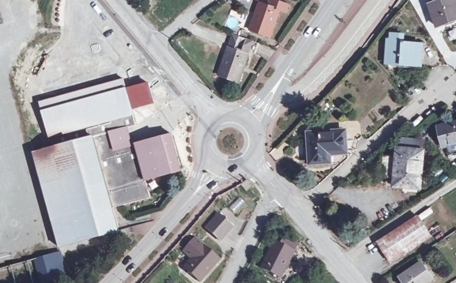 Vue aérienne du Rond-point anonyme n°9703904