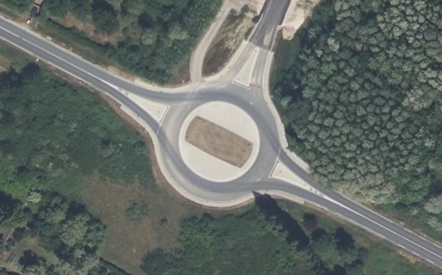 Vue aérienne du Rond-point anonyme n°970412398