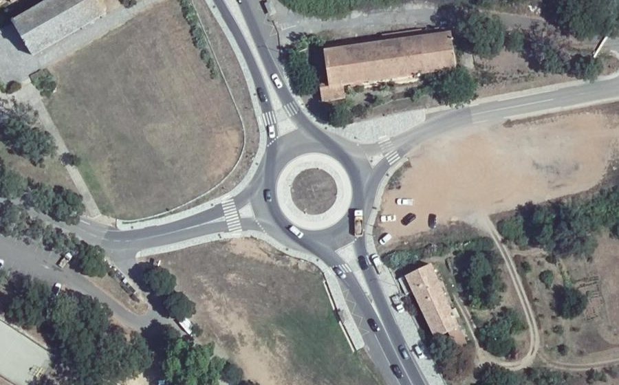 Vue aérienne du Rond-point anonyme n°970706883