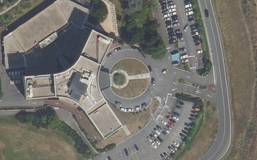 Vue aérienne du Rond-point anonyme n°97097508