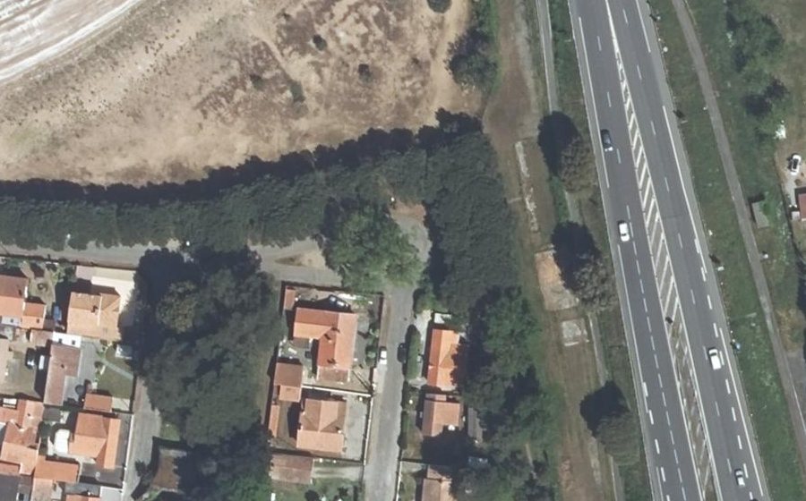 Vue aérienne du Rond-point anonyme n°971029173