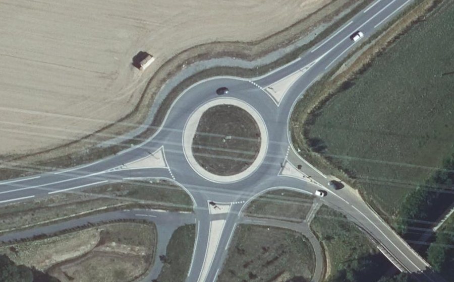 Vue aérienne du Rond-point anonyme n°971107611