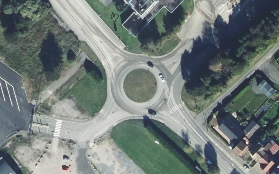 Vue aérienne du Rond-point anonyme n°971235868