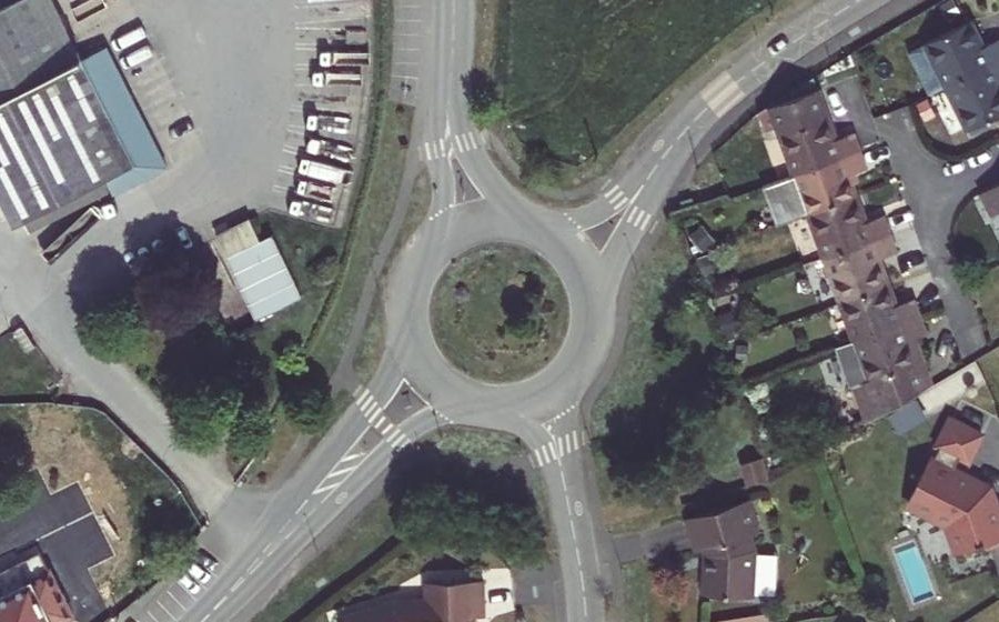 Vue aérienne du Rond-point anonyme n°97130201