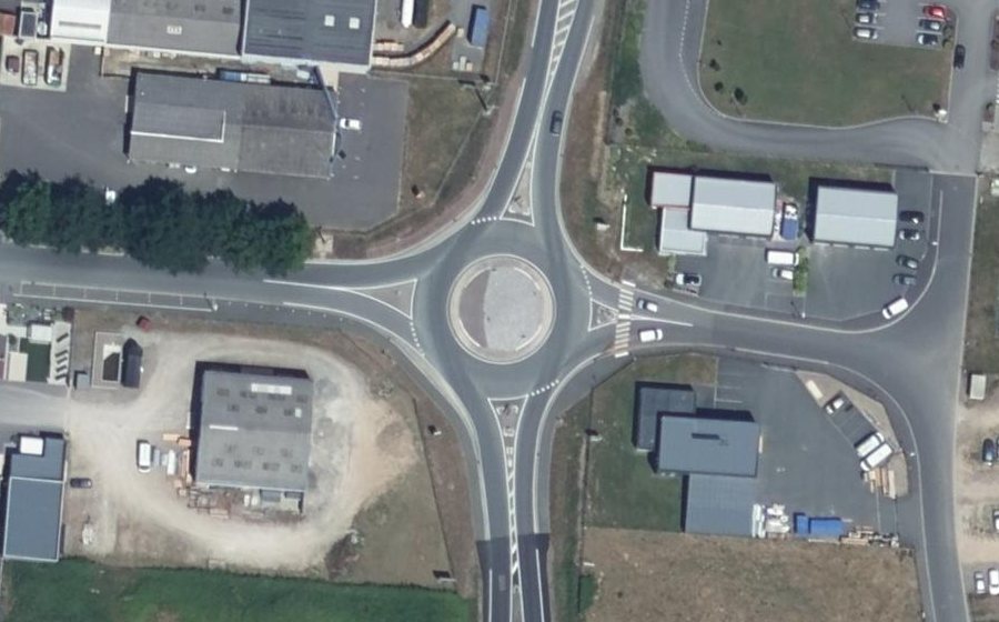 Vue aérienne du Rond-point anonyme n°971339445
