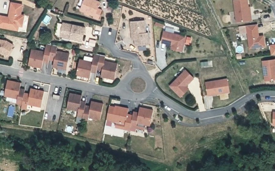 Vue aérienne du Rond-point anonyme n°971470484