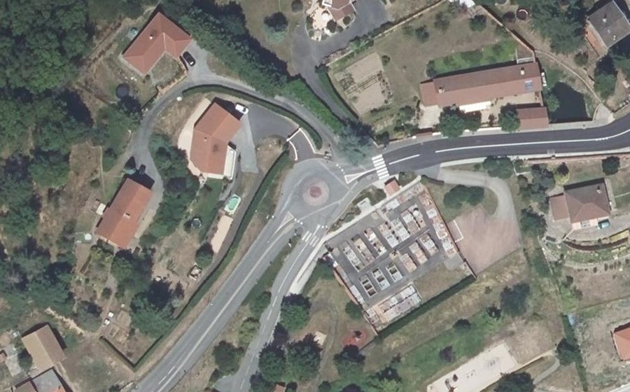 Vue aérienne du Rond-point anonyme n°971472236