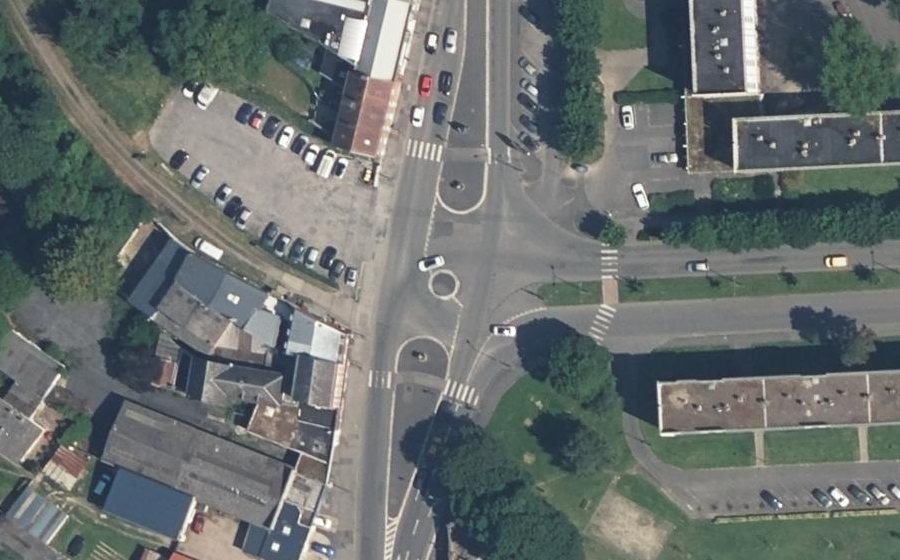Vue aérienne du Rond-point anonyme n°97163390
