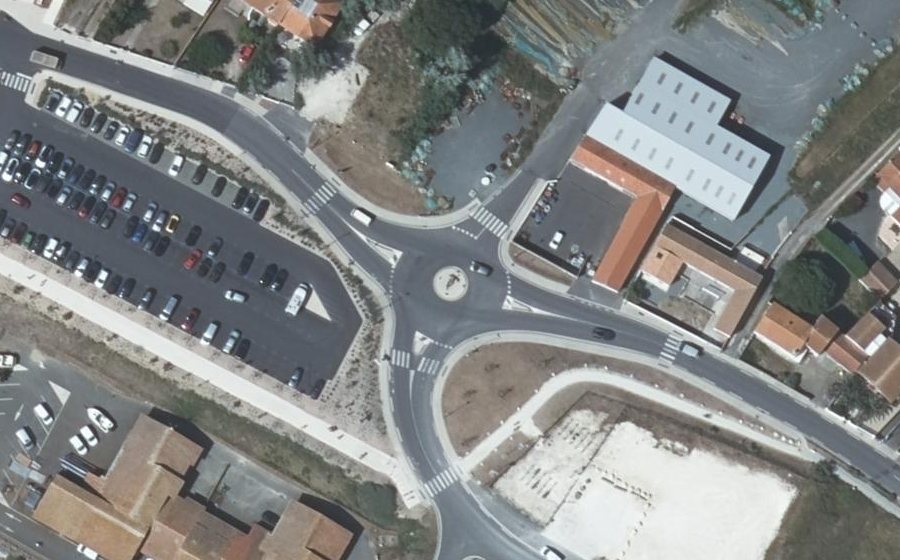 Vue aérienne du Rond-point anonyme n°971906811
