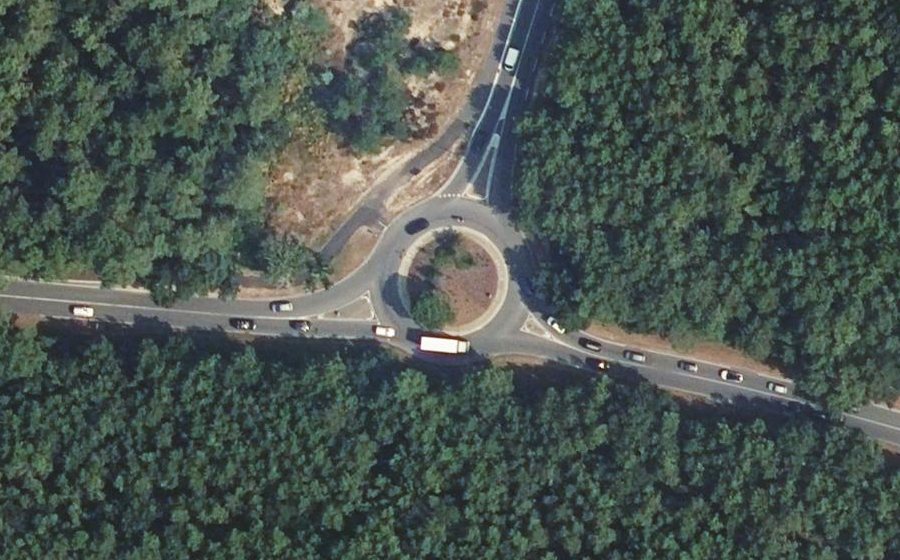 Vue aérienne du Rond-point anonyme n°97232384