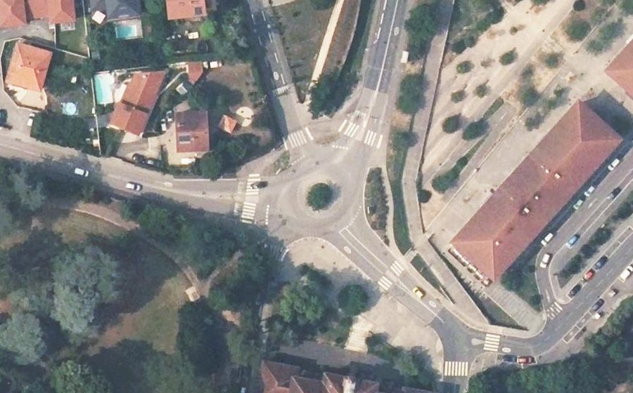 Vue aérienne du Rond-point anonyme n°9724294
