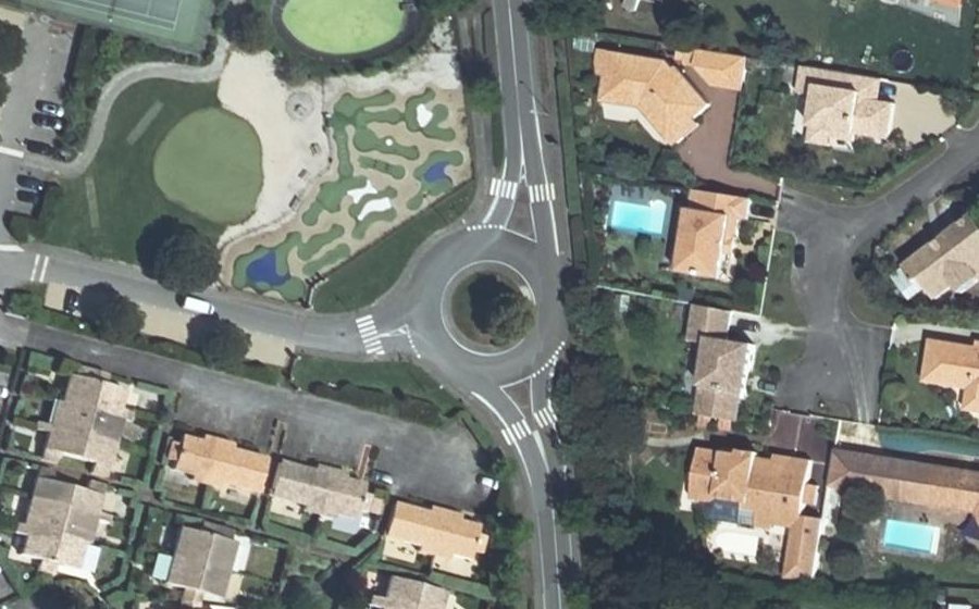 Vue aérienne du Rond-point anonyme n°97252024