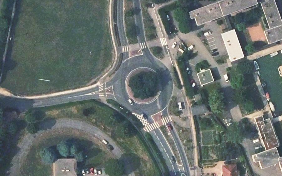 Vue aérienne du Rond-point anonyme n°9725315