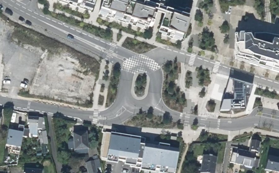 Vue aérienne du Rond-point anonyme n°972629180