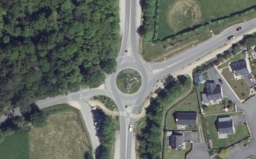 Vue aérienne du Rond-point anonyme n°972753842