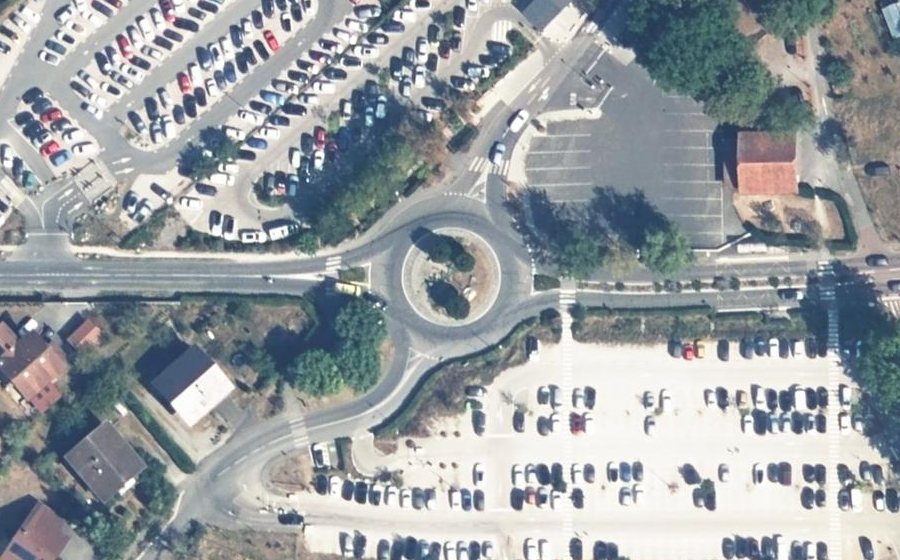 Vue aérienne du Rond-point anonyme n°973084229