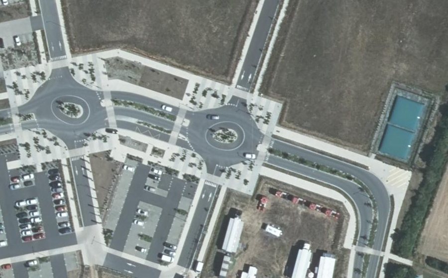 Vue aérienne du Rond-point anonyme n°973591143