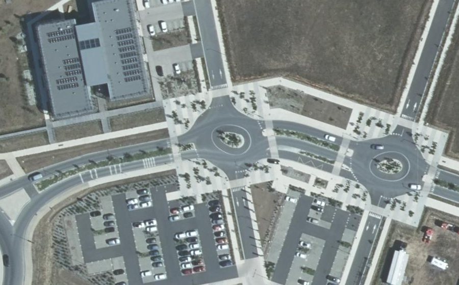 Vue aérienne du Rond-point anonyme n°973591144