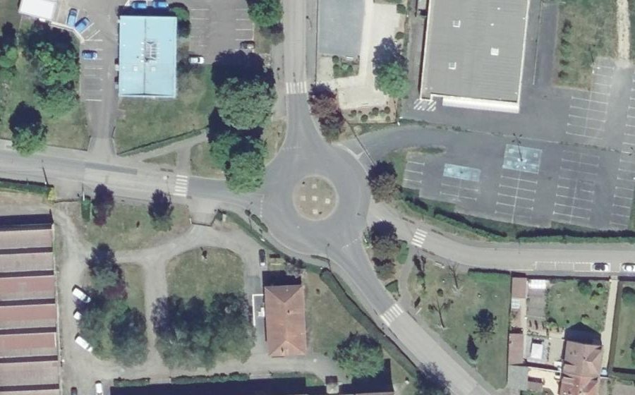 Vue aérienne du Rond-point anonyme n°97419983