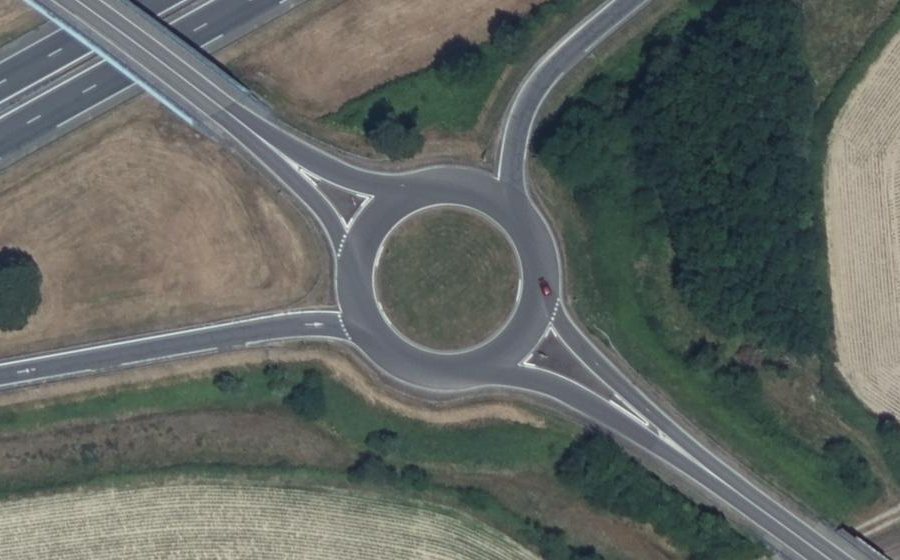 Vue aérienne du Rond-point anonyme n°97509384
