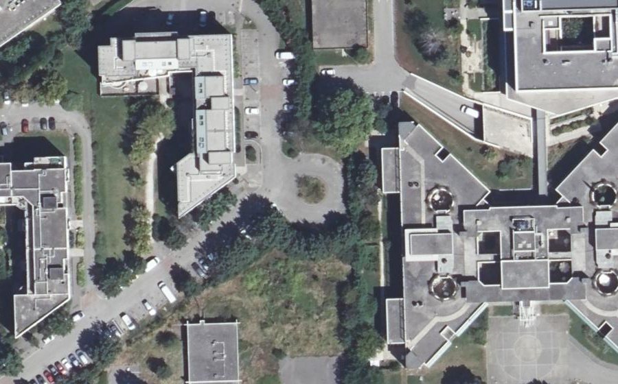 Vue aérienne du Rond-point anonyme n°9751761
