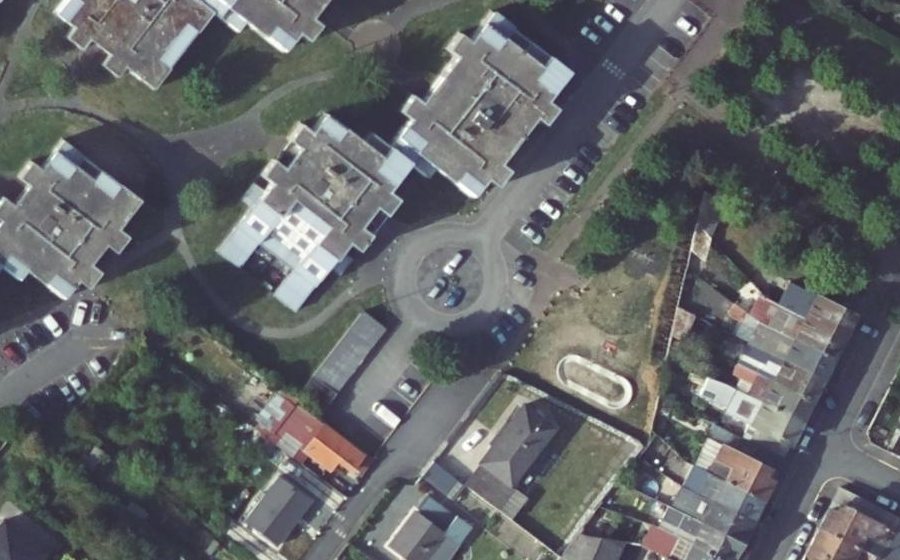 Vue aérienne du Rond-point anonyme n°97545701