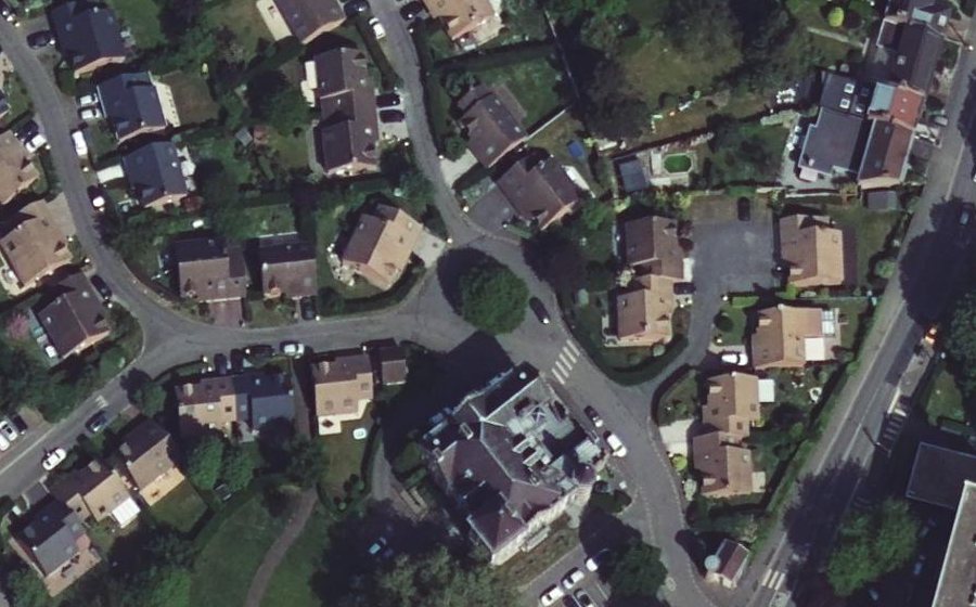 Vue aérienne du Rond-point anonyme n°97567125