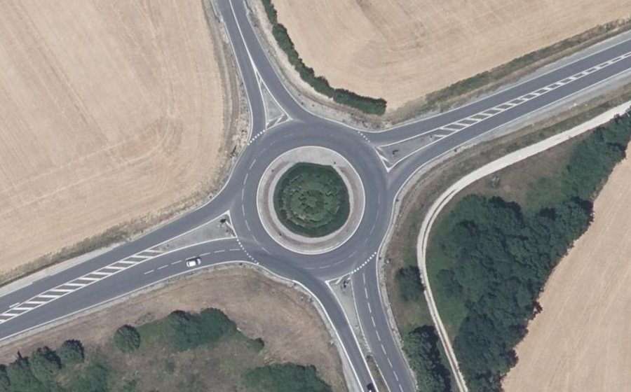 Vue aérienne du Rond-point anonyme n°97705608