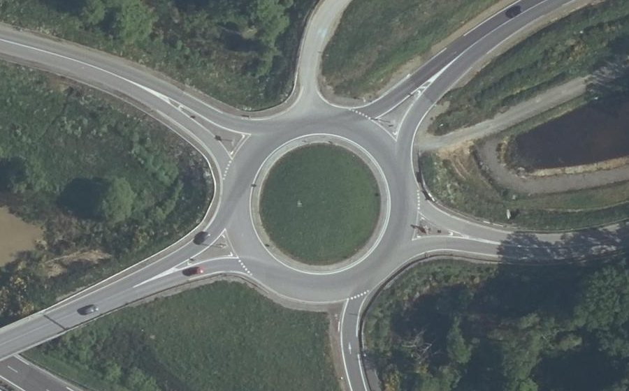 Vue aérienne du Rond-point anonyme n°977359008