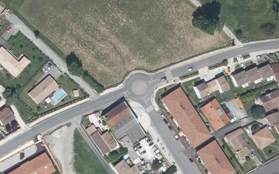 Vue aérienne du Rond-point anonyme n°977558134