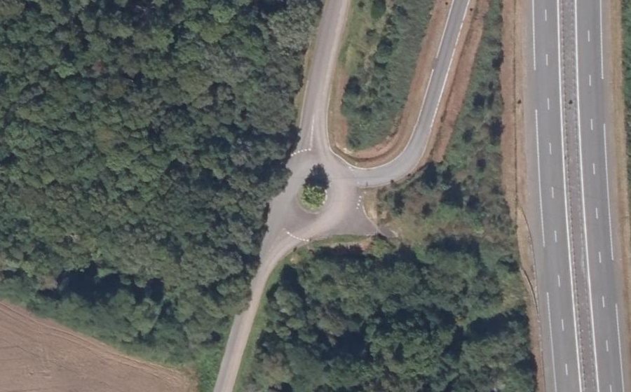 Vue aérienne du Rond-point anonyme n°977814806