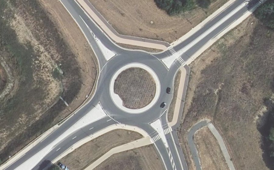 Vue aérienne du Rond-point anonyme n°977833734