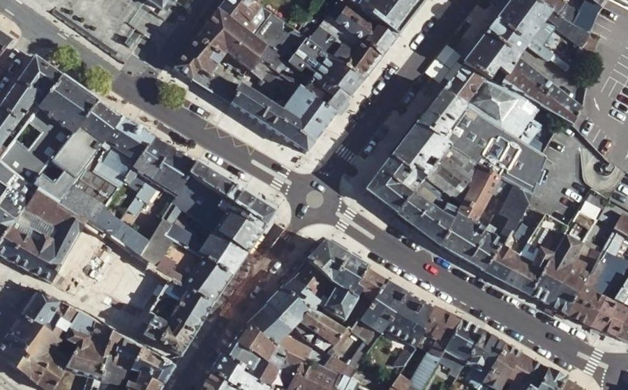 Vue aérienne du Rond-point anonyme n°978098812