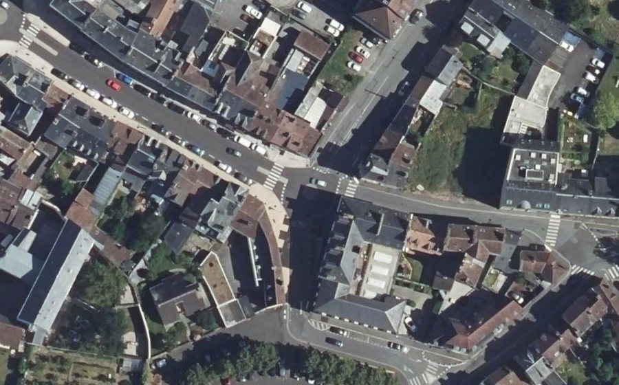 Vue aérienne du Rond-point anonyme n°978098813