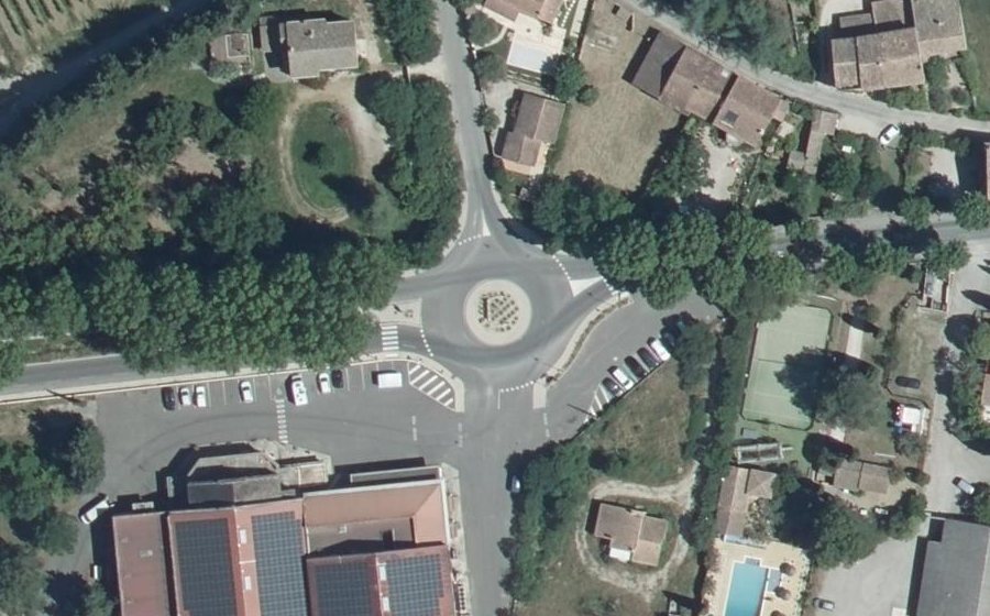 Vue aérienne du Rond-point anonyme n°9781265
