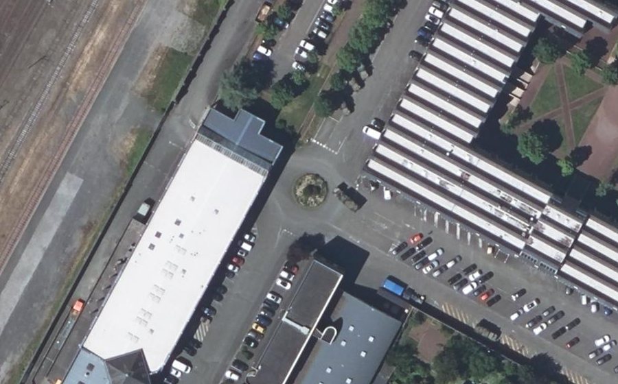 Vue aérienne du Rond-point anonyme n°978230364