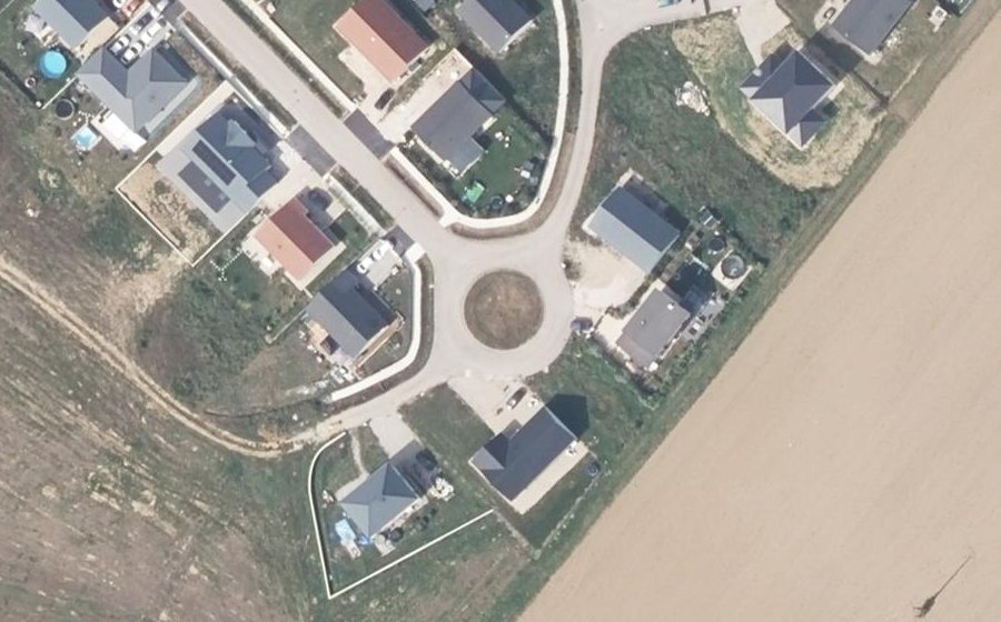 Vue aérienne du Rond-point anonyme n°978674070