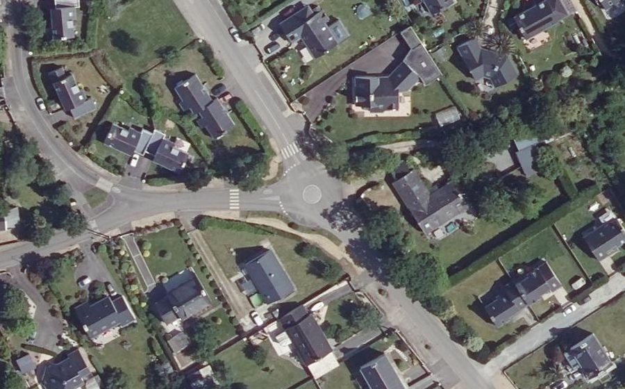 Vue aérienne du Rond-point anonyme n°978846050