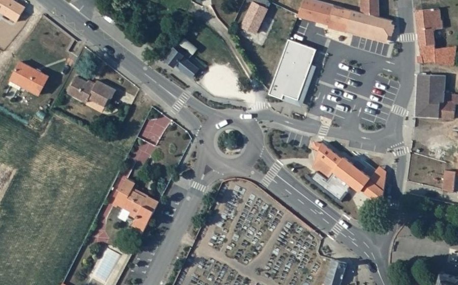 Vue aérienne du Rond-point anonyme n°97903226