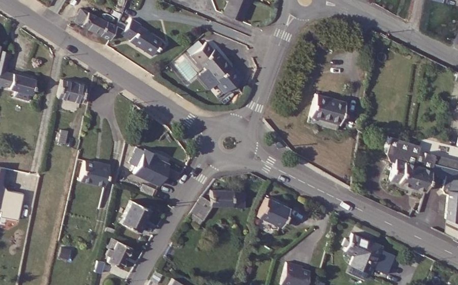 Vue aérienne du Rond-point anonyme n°979396092