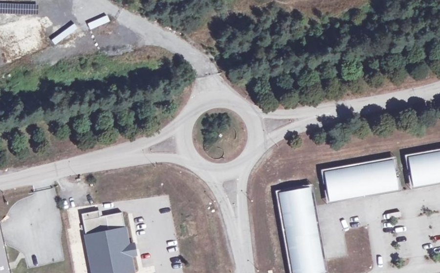 Vue aérienne du Rond-point anonyme n°97951913