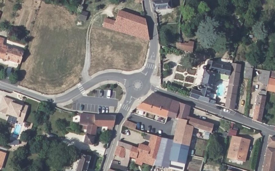Vue aérienne du Rond-point anonyme n°979849584