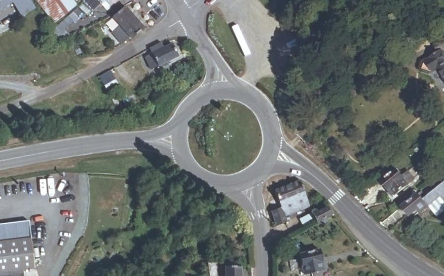 Vue aérienne du Rond-point anonyme n°98007882