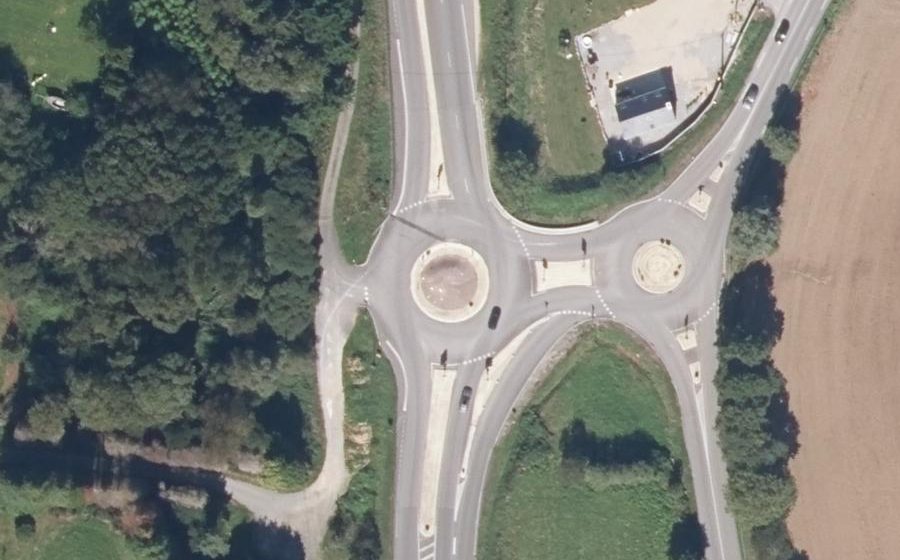 Vue aérienne du Rond-point anonyme n°980119266