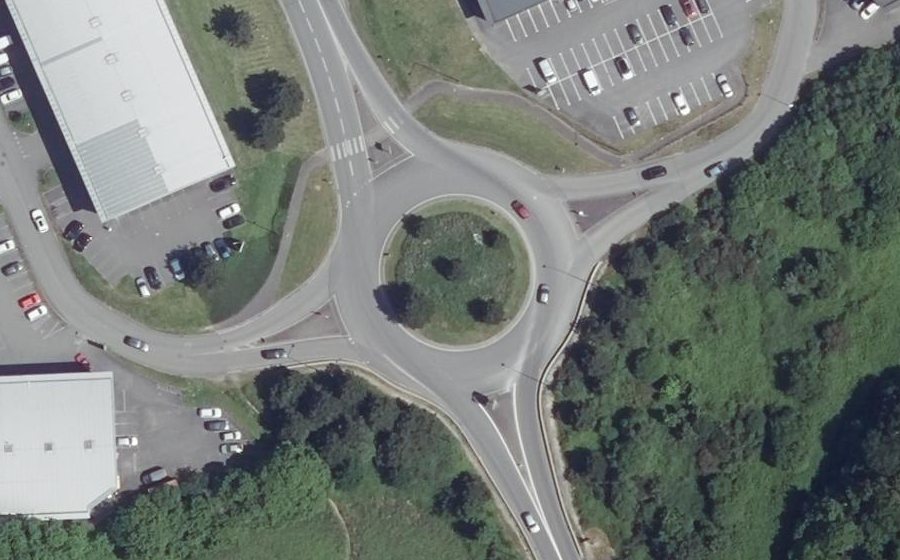 Vue aérienne du Rond-point anonyme n°98045558
