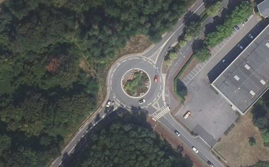 Vue aérienne du Rond-point anonyme n°980552019