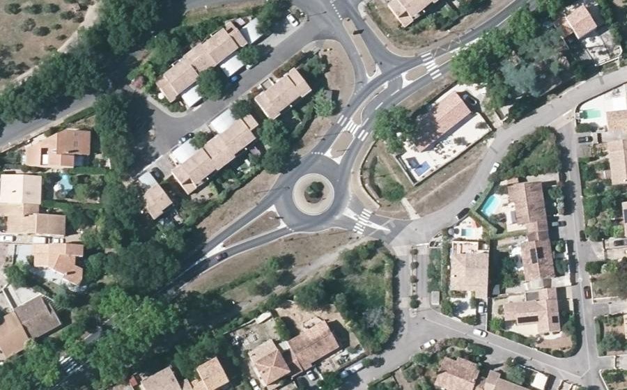 Vue aérienne du Rond-point anonyme n°98124800