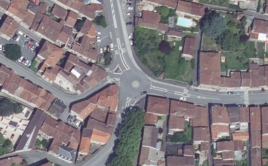 Vue aérienne du Rond-point anonyme n°981302784